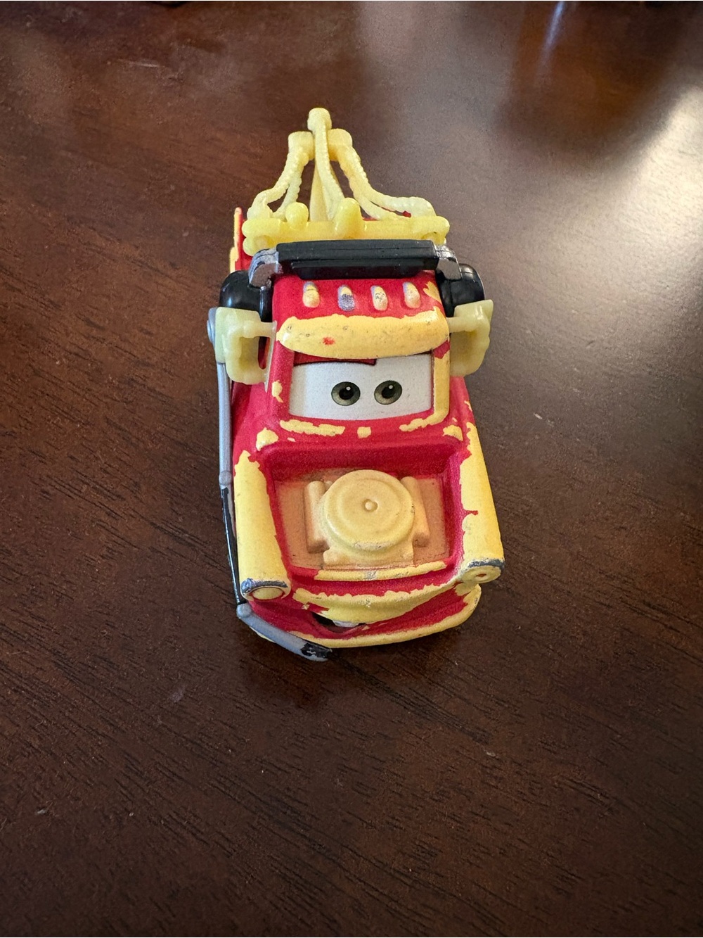 Disney Pixar Glow Racers Rusteze Mater
